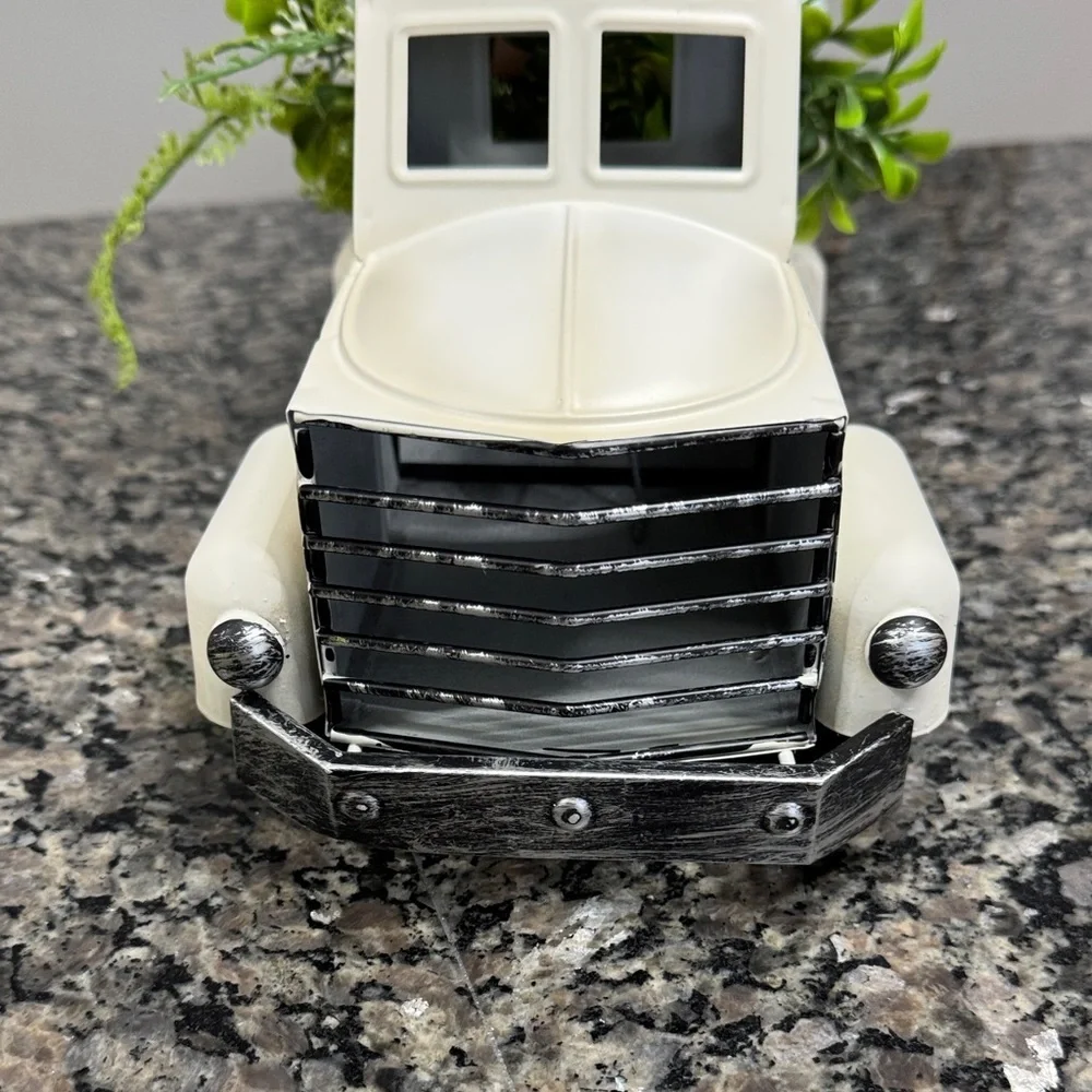 Easter Bunny and White Truck Home Accent EUC